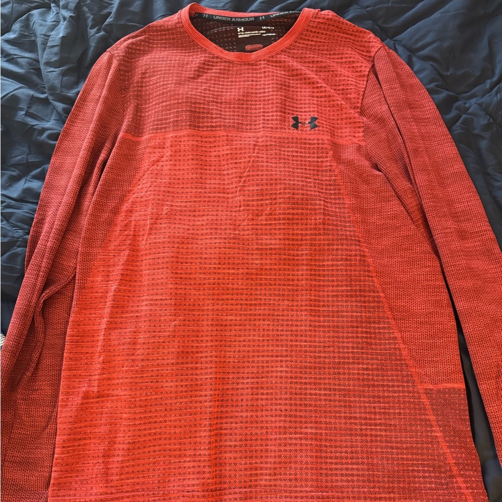 UA performance long sleeve t shirt.